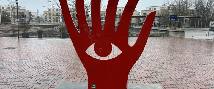 Instandsetzung des Kunstobjektes „Augenhand“ (c) 2024 - Florian Windeck | Augenhand Kaltenweider Platz