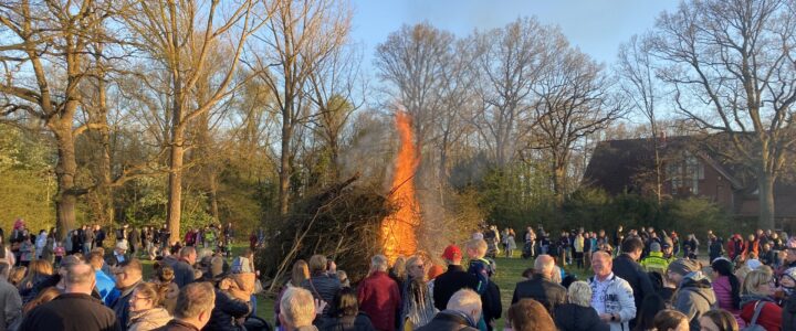 Jugendfeuerwehr richtet Osterfeuer aus (c) 2022 - Florian Windeck | Osterfeuer in Kaltenweide