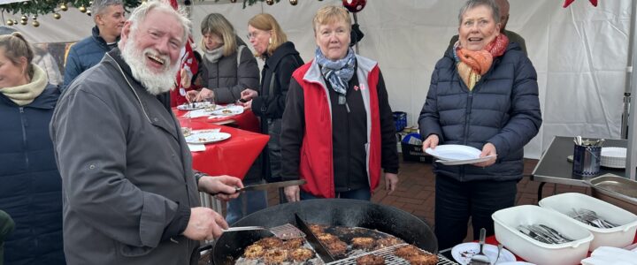 Herzhaft genießen und Gutes tun: DRK wieder mit Kartoffelpuffern beim Adventszauber Kaltenweide (c) 2024 - Florian Windeck / Bürger für Kaltenweide e.V.