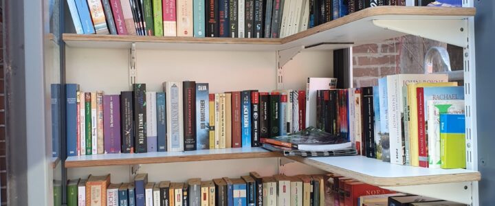 Sommer, Sonne, Lesezeit: Stöbert doch mal in der Bücherzelle!