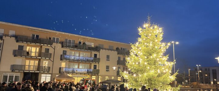 Adventszauber auf dem Kaltenweider Platz – Ein stimmungsvoller Start in die Adventszeit (c) 2025 - Bürger für Kaltenweide e.V. / Florian Windeck