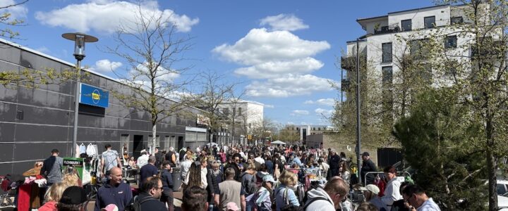 September – Flohmarkt: Alle 140 Standplätze restlos ausgebucht! September – Flohmarkt: Alle 140 Standplätze restlos ausgebucht!
